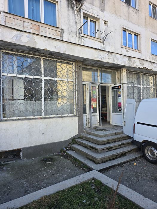 Vand spatiu comercial