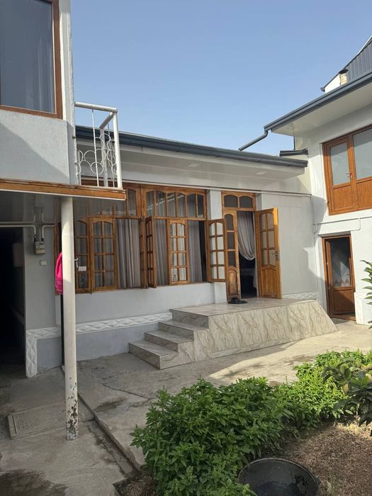 Uy sotiladi fayizli xovli tinchlik maxalla