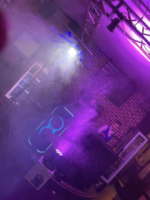 Închiriez boxe muzica lumini petreceri