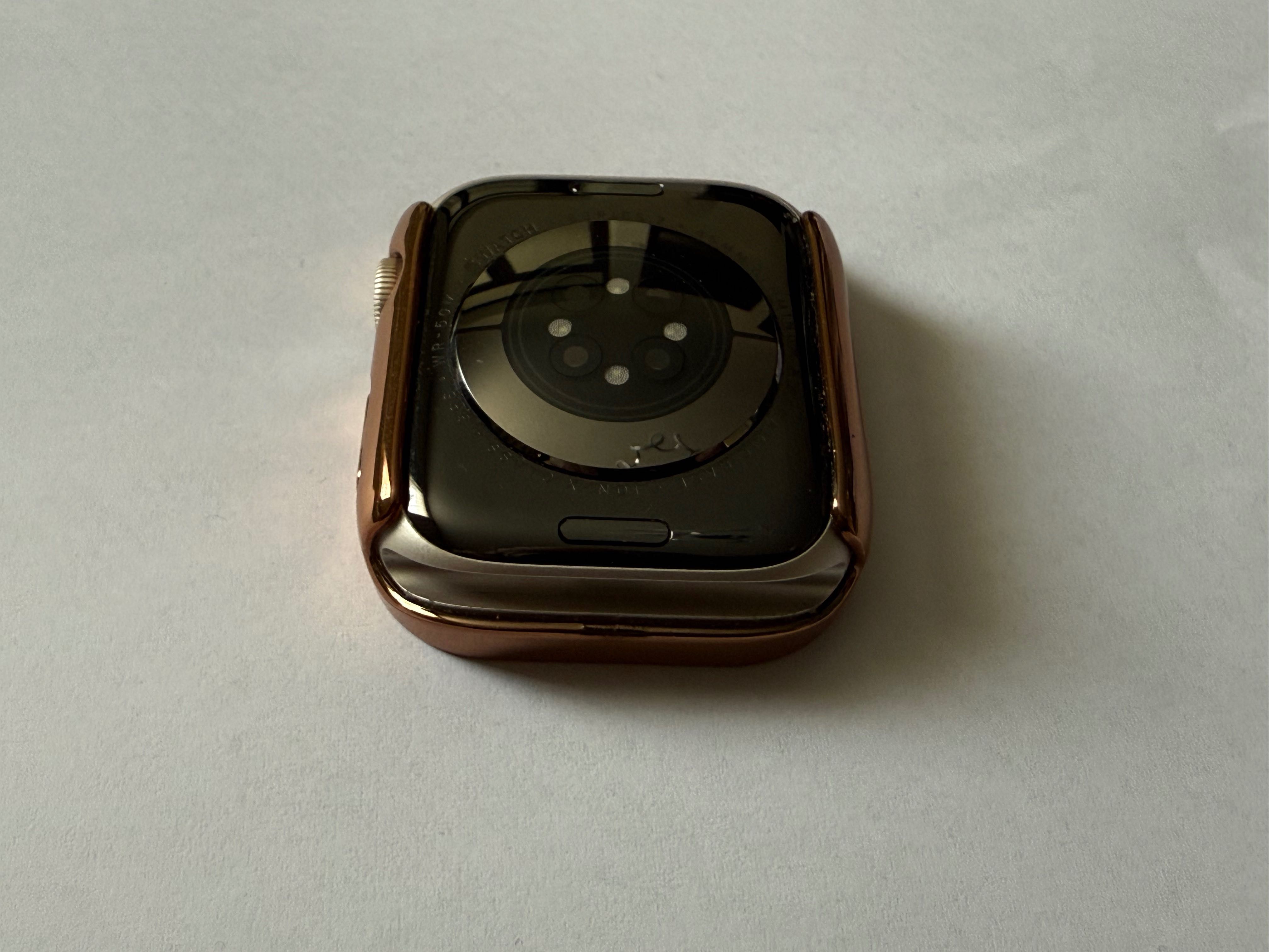 Apple Watch Series 7 GPS, 45mm Starlight, MKN63BS/A+аксесоари