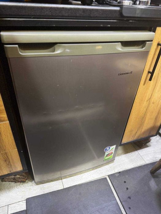 Морозильник Goodwell, компактный и экономичный.