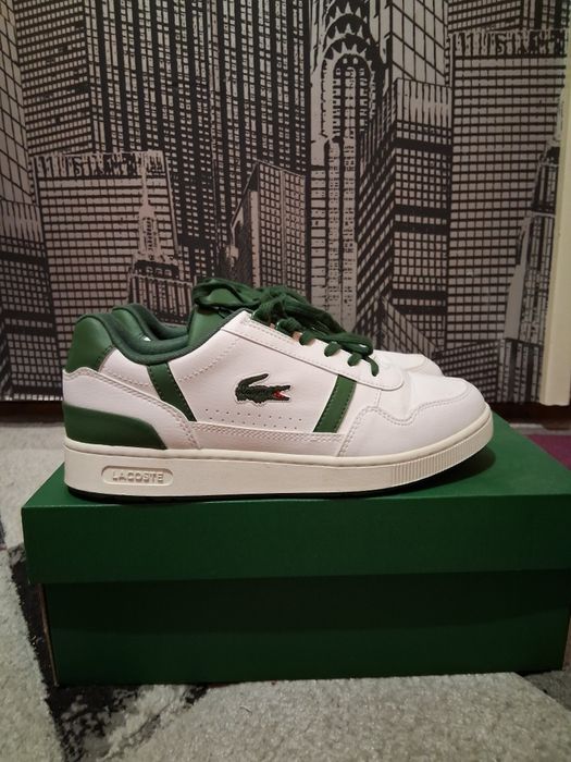 Adidasi noi la cutie