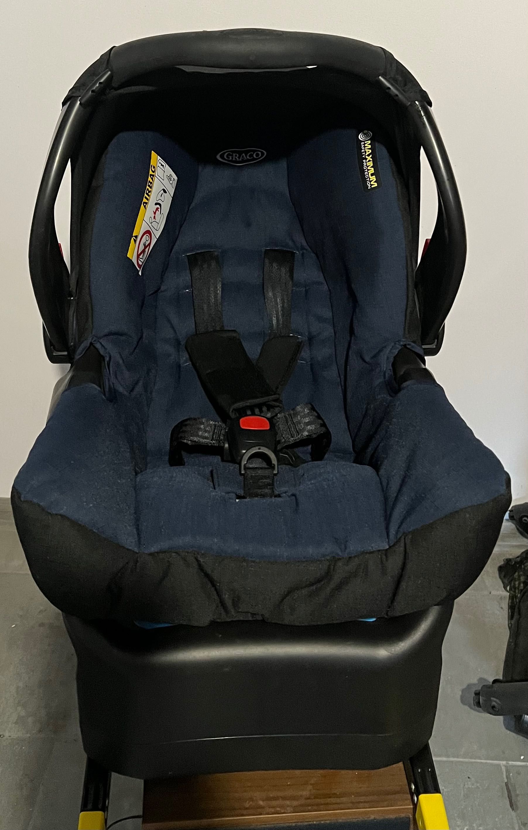 Столче за кола GRACO Snugsafe, Тъмносин с основа GRACO Snugfix