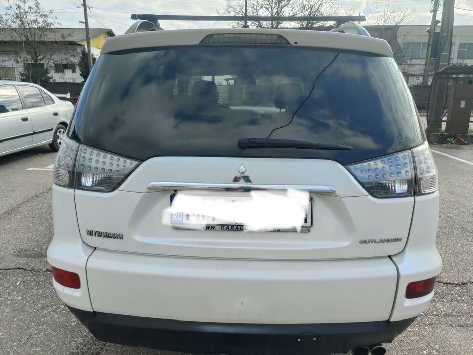 De vânzare Mitsubishi Outlander an 2011  în stare f bună!!