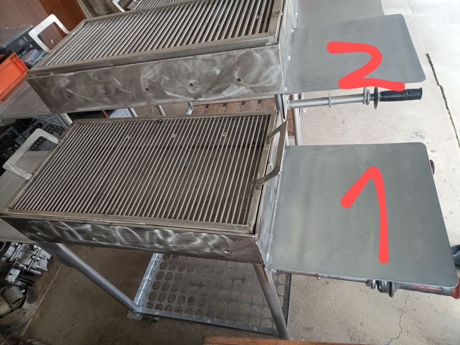 Vând grătare inox