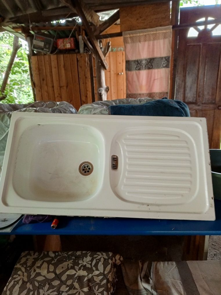 Продам эмалированную мойку