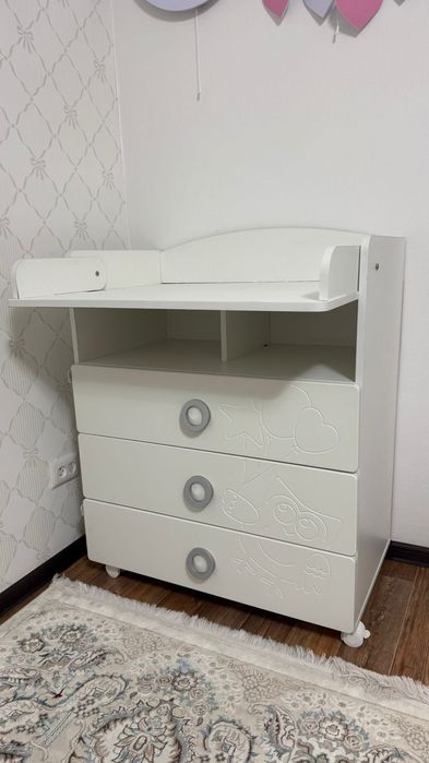 Продам вещи для детей ( каспи Red)

Продаю детскую мебель + электрокач