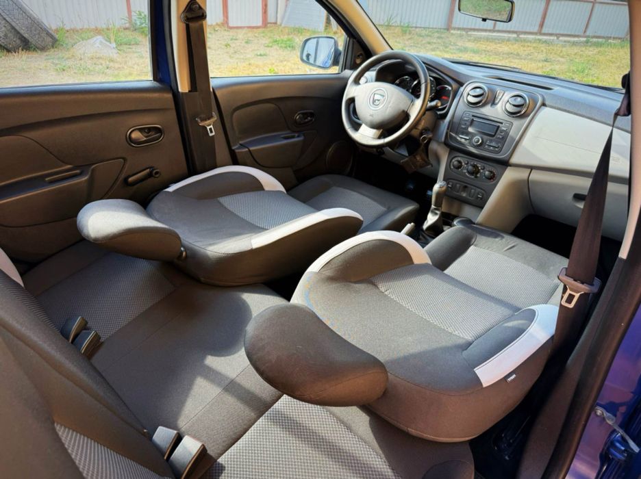 Închiriez Dacia Sandero 2015