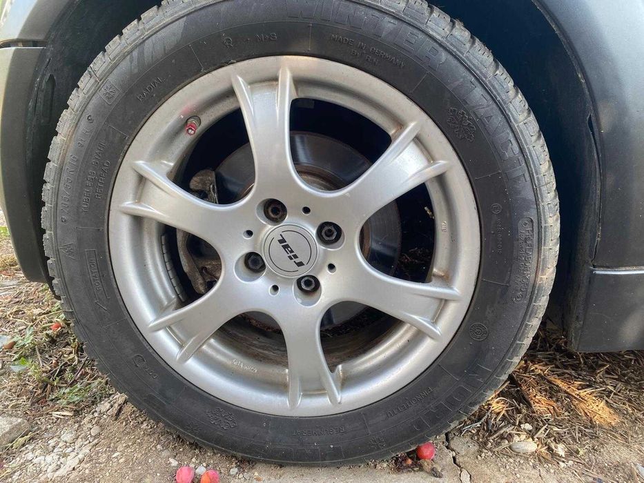 vand cauciucurile 205/55/16