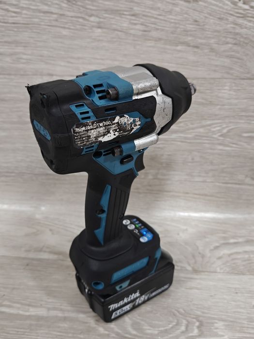 Makita DTW700 impact