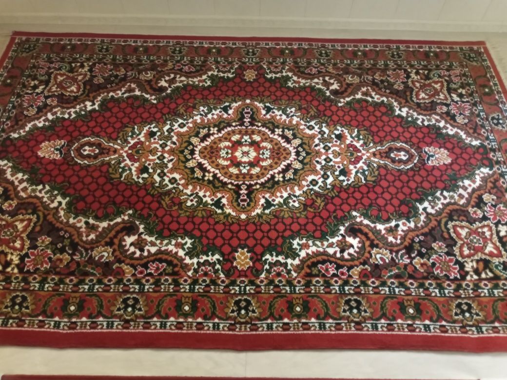Ковёр 165×260 в отличном состоянии