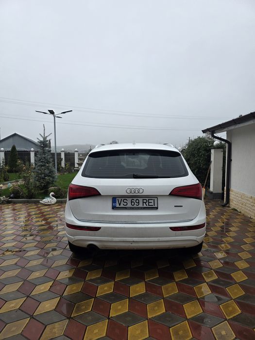 Audi q5 2015, luna 8