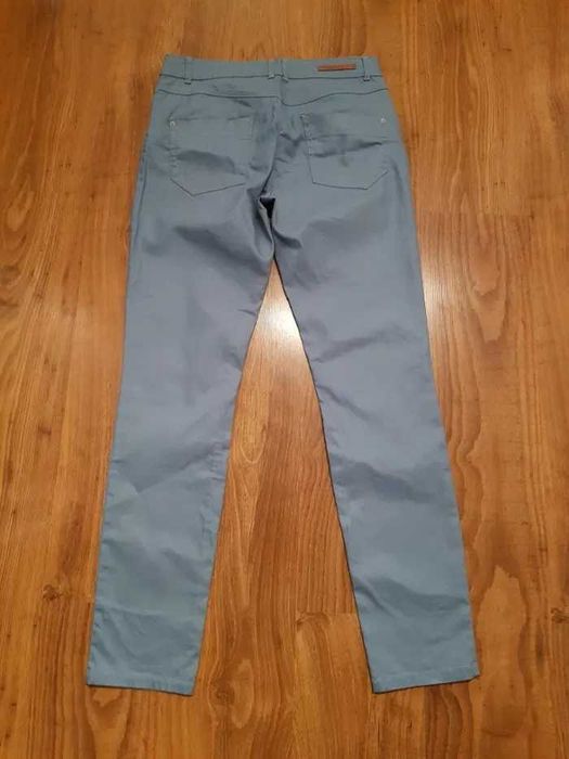 Blugi Expresso,marimea 38 dar sunt mai mari,stare f buna(defect)