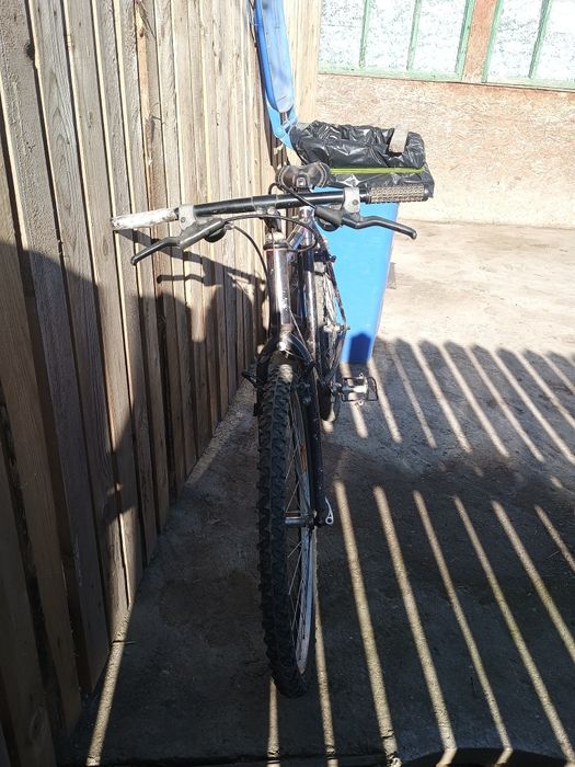 Vând bicicleta e in stare perfecta
