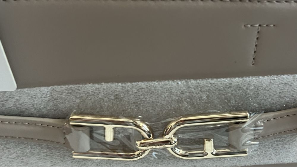 Furla Meti Dalia и Nero.100%ориг. Със сериен номер,етикети,торбичка