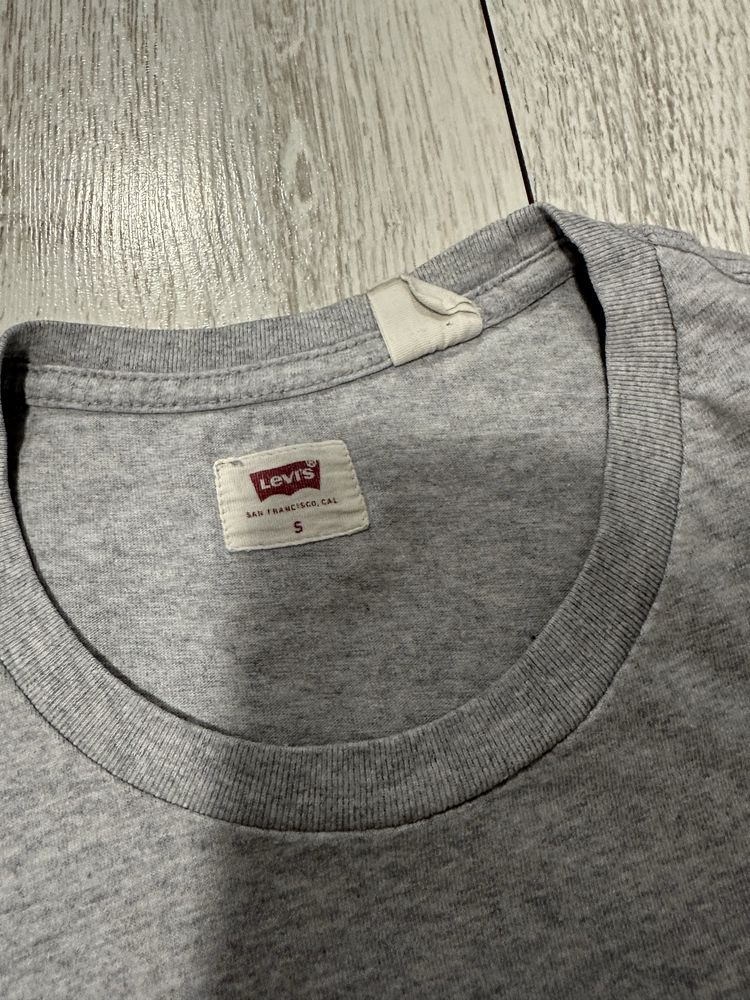 Тениска Levis.