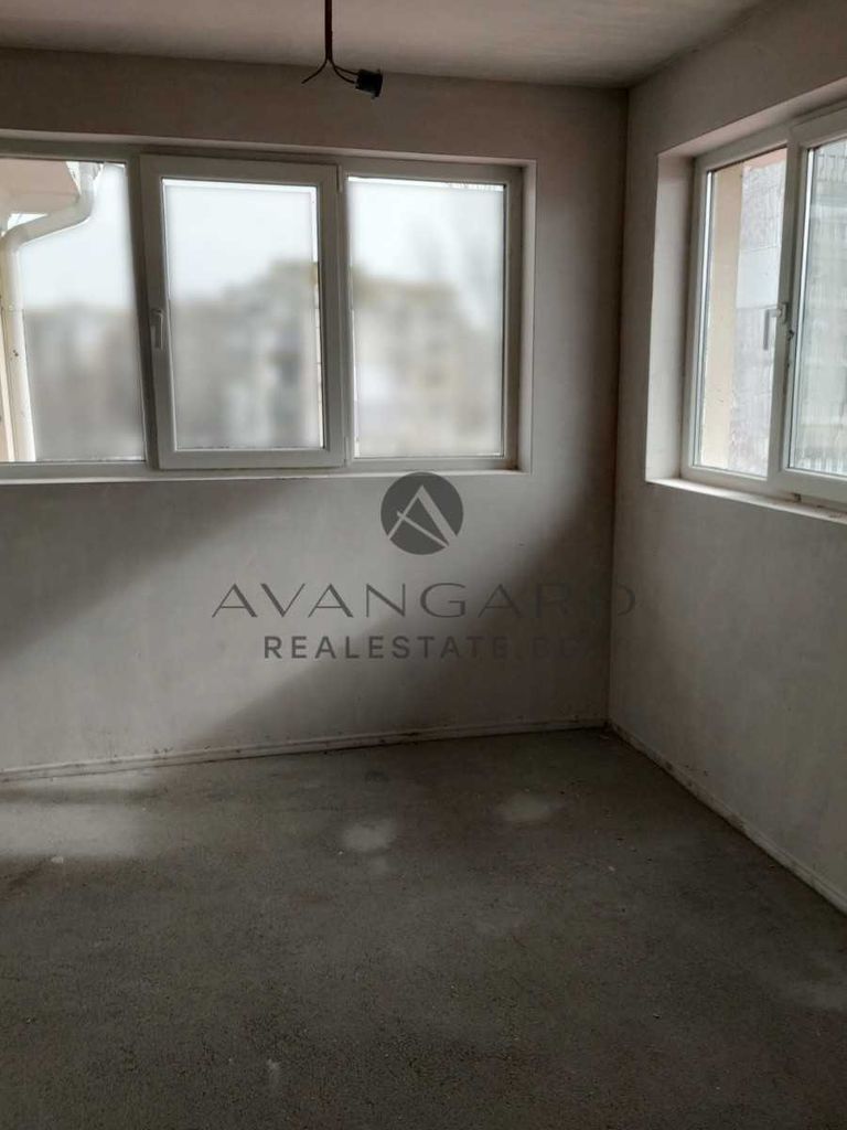 Продава се Тристаен апартамент в Пловдив, Кючук Париж - 90 кв.м за 1312 €/кв.м - Снимка #4