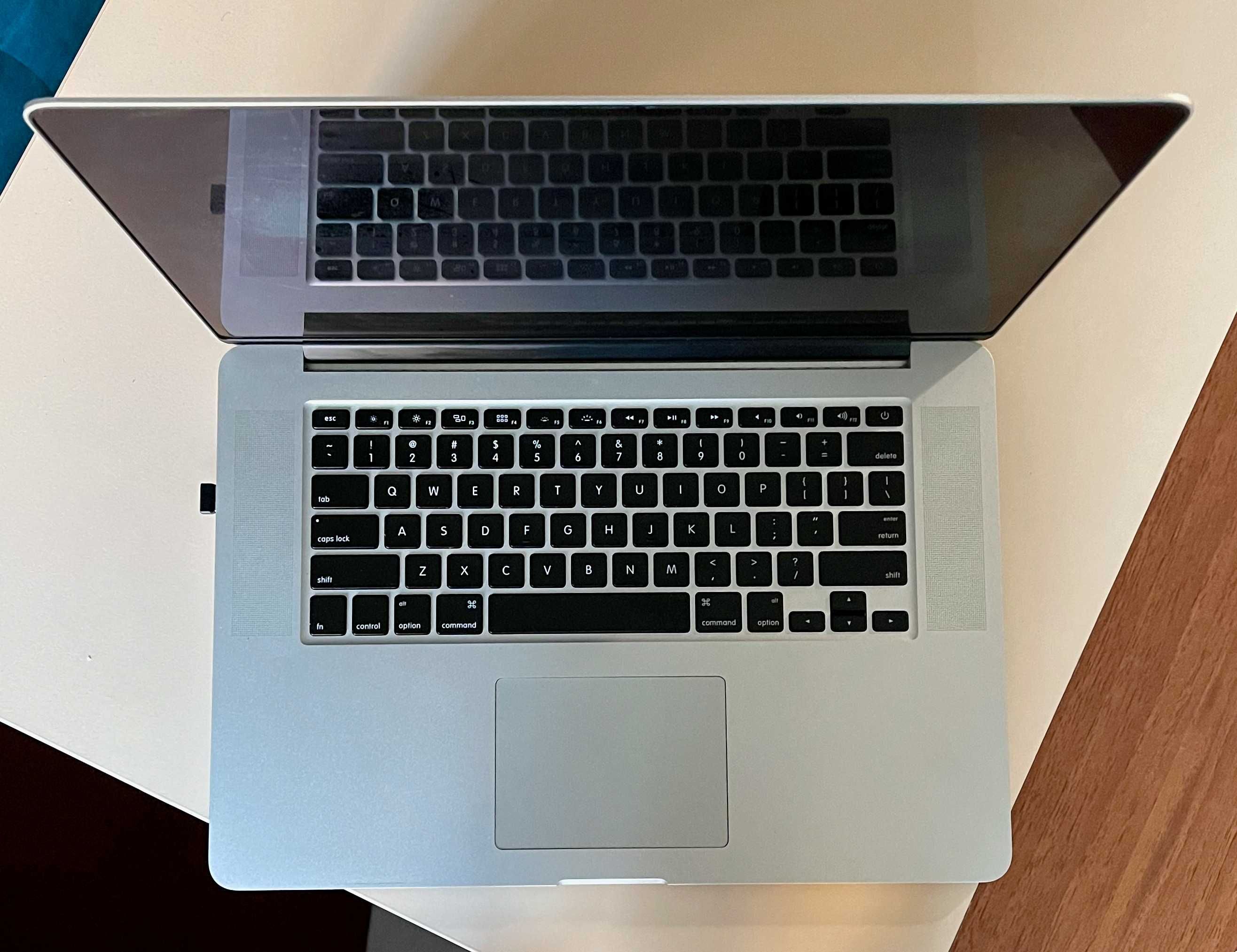 MacBook Pro 15” Retina – i7, 16GB RAM, 256GB SSD