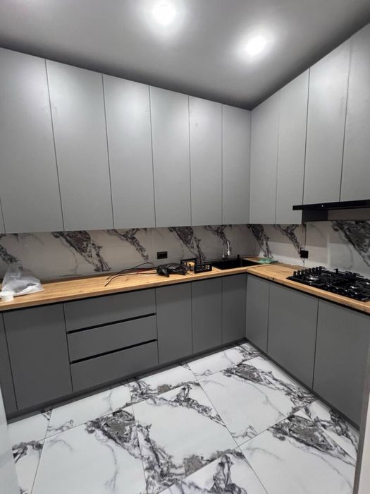 Продаётся 2 комнатная на Карасу