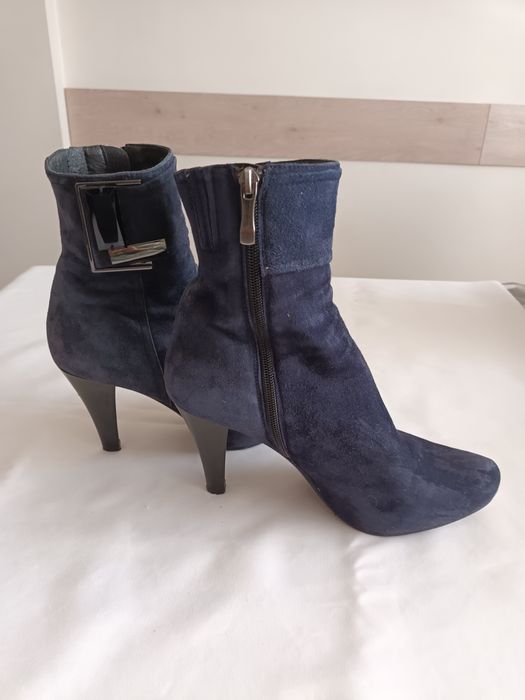 Боти елегантни официални.