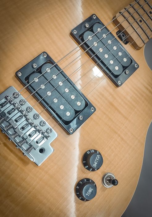 Music Man Axis китара