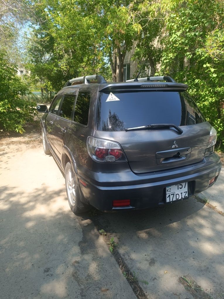 Митсубиси Аутлендер 2006г  v2,4