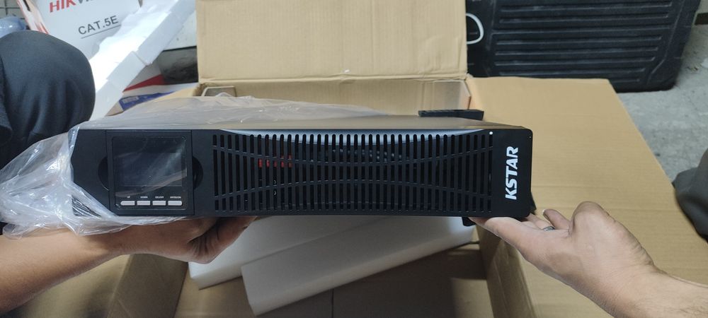 Продам мощную UPS Kstar, 2700W новая
