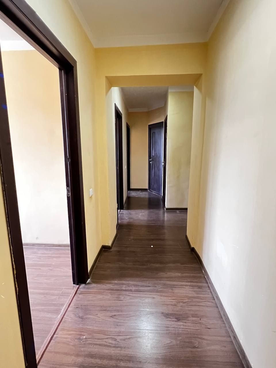 Arzon kvartira sotuvga chiqdi 3xonali Sergeli 7a Shoshilin