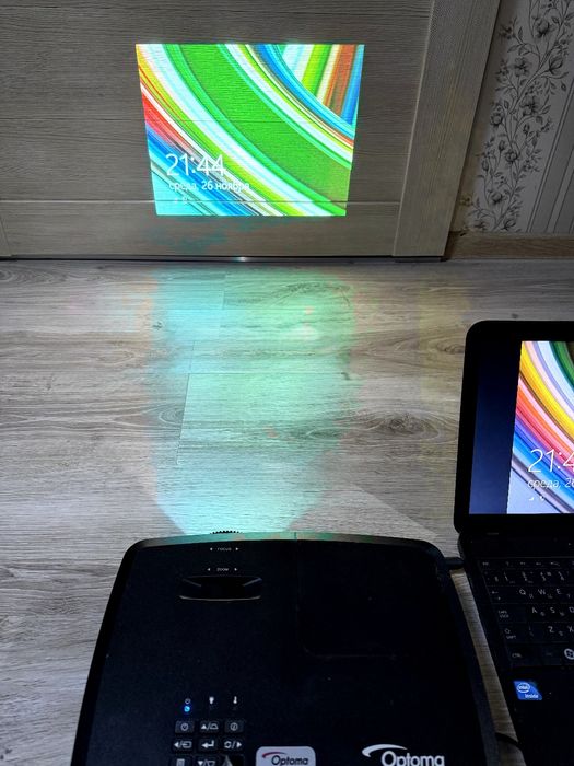 Продам проектор Optoma