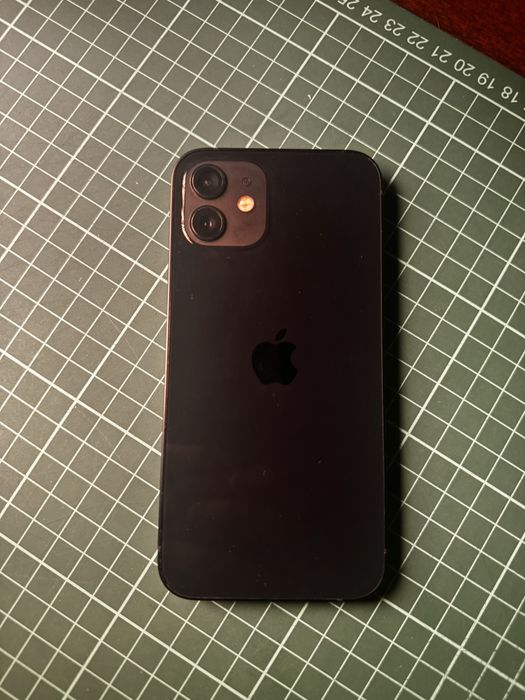 Продам Айфон 12 а идеале