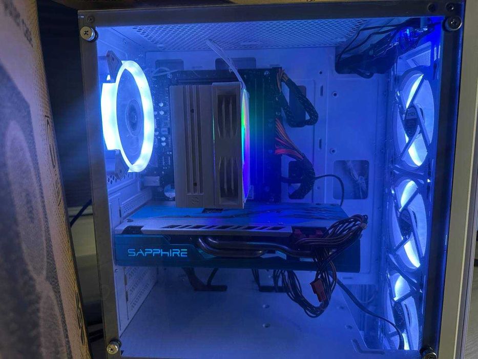 Игровой кейс с монитором 27 дюймов/RX 590GME 8gb / 16 gb DDR4/ 512 SSD