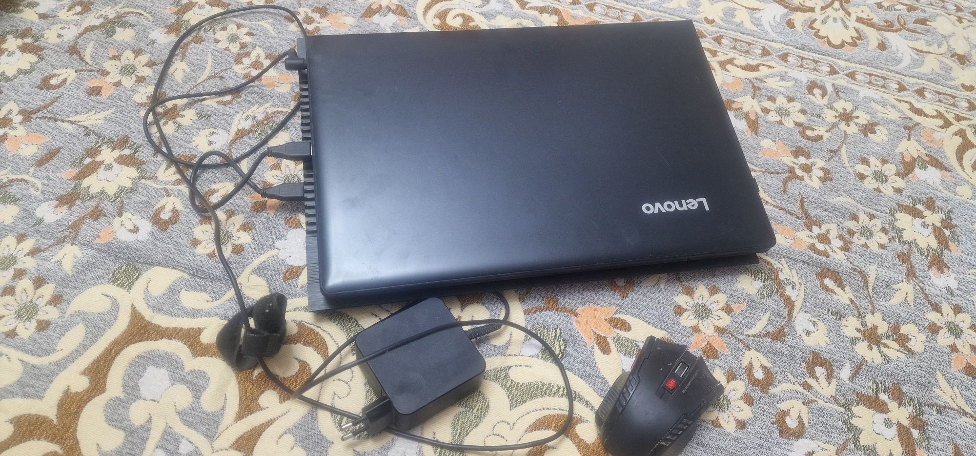Lenovo  нодбук  сатылады.