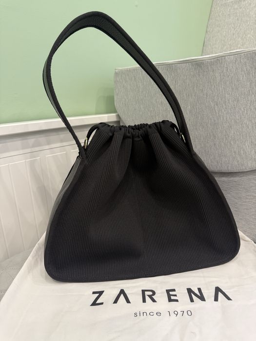 Дамска чанта ZARENA – черна, естествена кожа и текстил