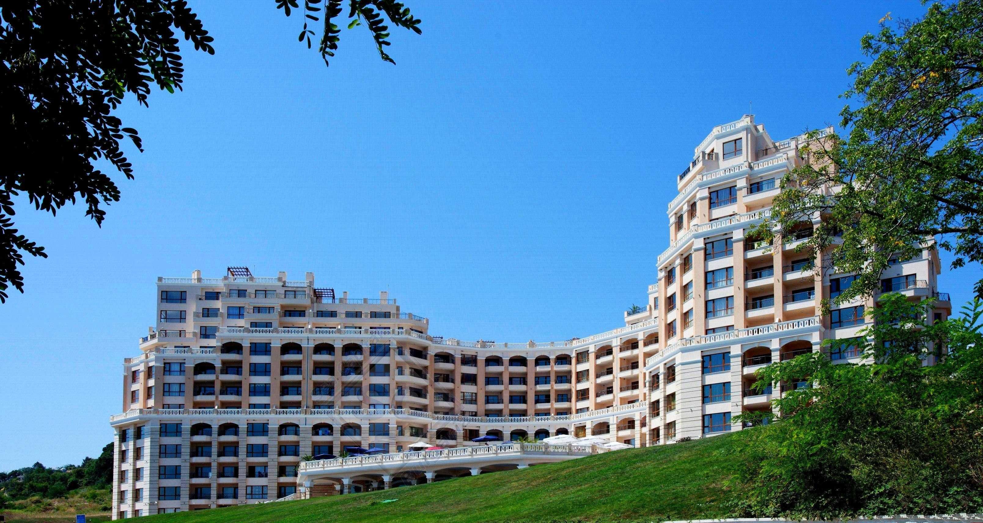 продажба 3-стаен Кабакум, първа линия море!
