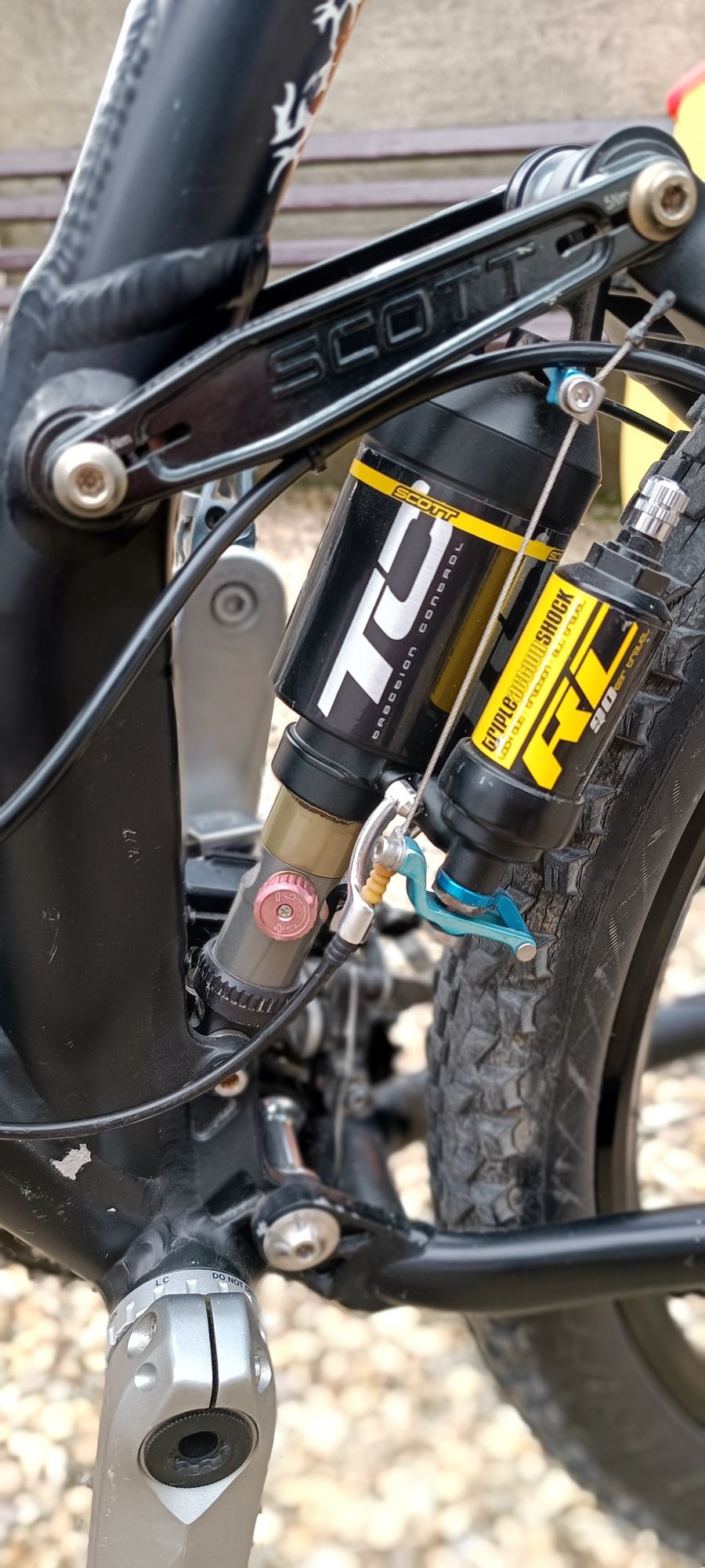 Full Suspension furca rock shox