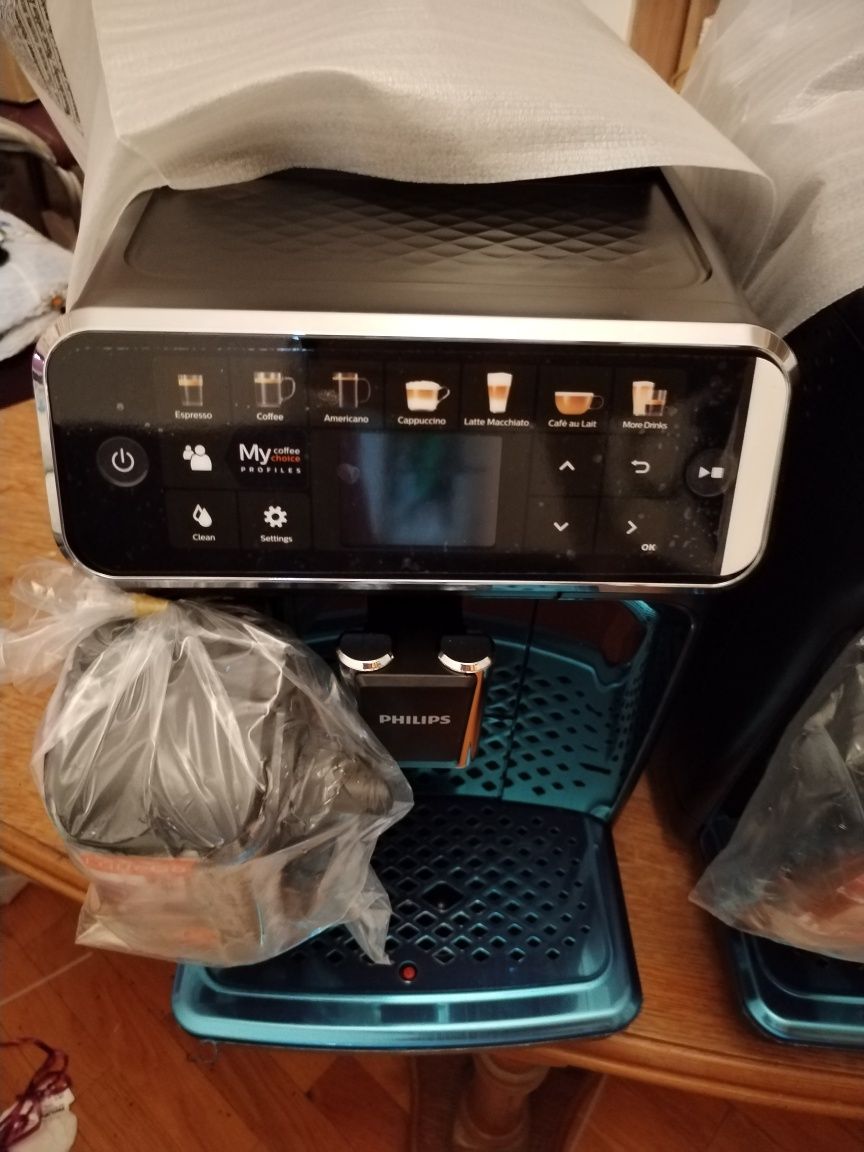 Espressor  Philips Seria 5400 avem și seria 5500