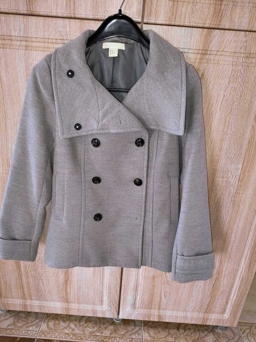 Palton H&M marimea 40, in stare foarte buna