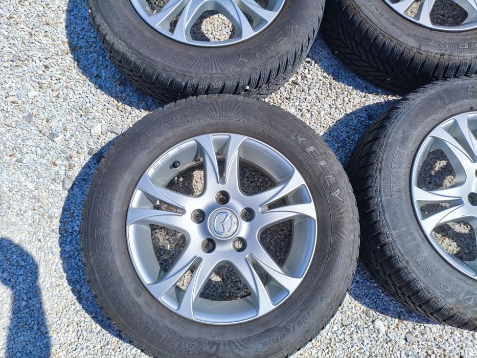 Джанти със зимни гуми за мазда