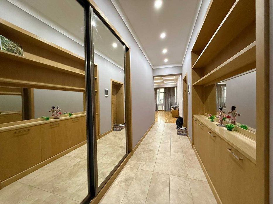 Габус
ул. Садык Азимова
3/6/7
Площадь: 150 м²