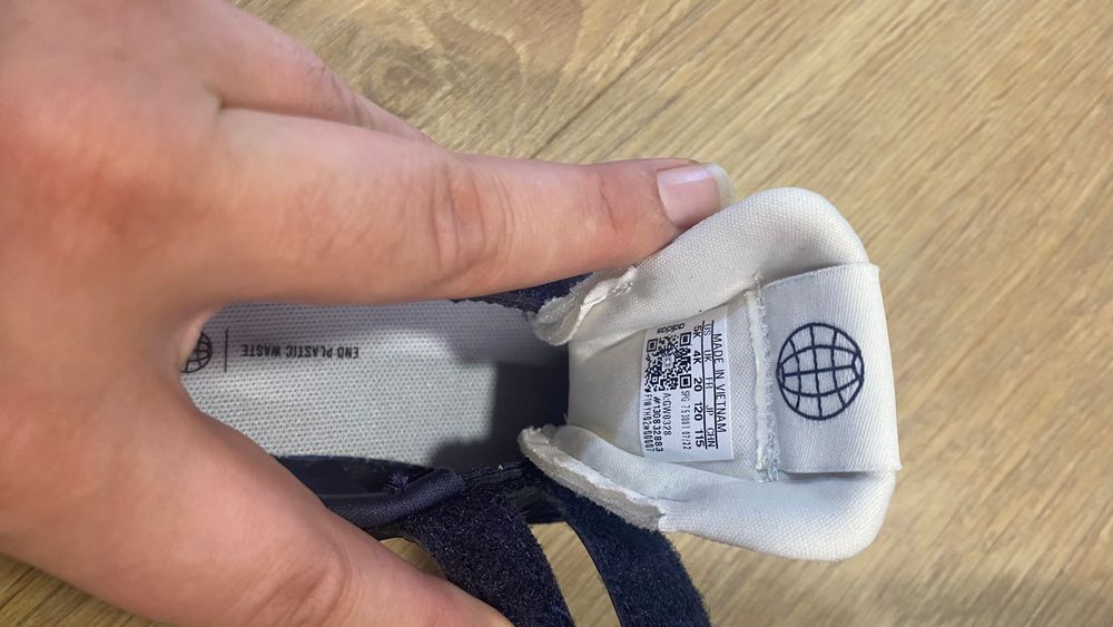 Чисто нови детски маратонки Adidas