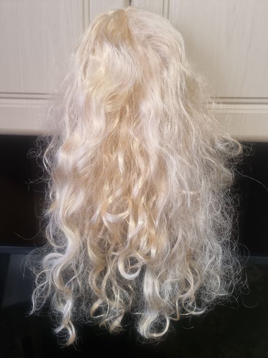Peruca blonda noua