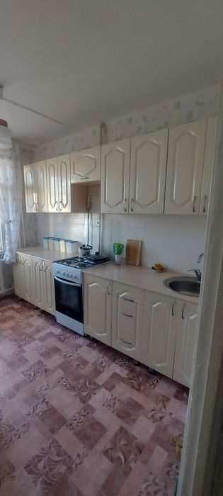 Продам кухонный гарнитур 50 000