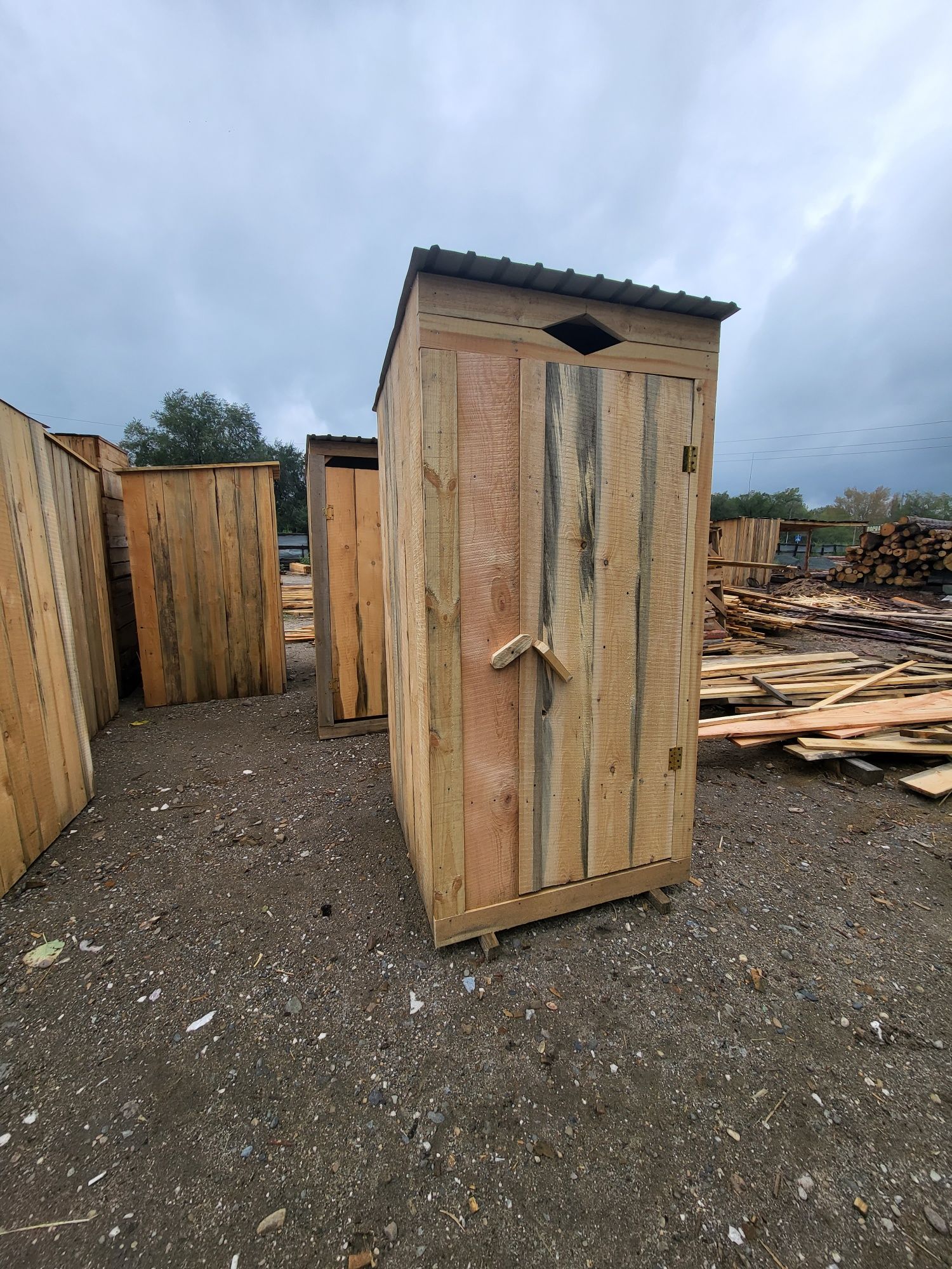 Продам  деревянные туалеты ,  уличный туалет