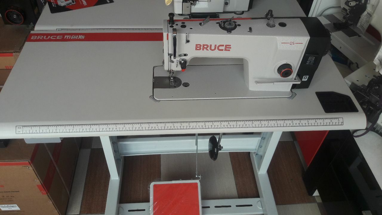 Швейная машинка "Bruce"