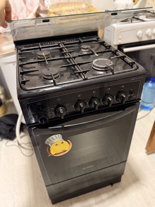 Продам газ плиту Гефест с доставкой рабочий