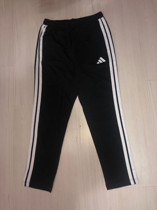 Pantaloni de trening L-XL(noi)
