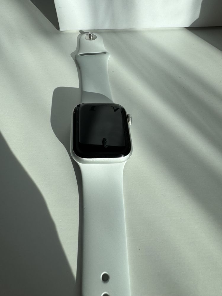 apple watch 5 40mm silver aluminum