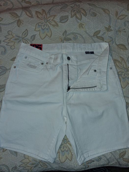 Vând pantaloni lungi și scurți