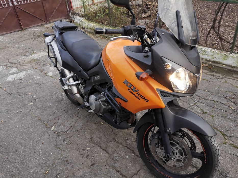 Motocicleta Suzuki V-Strom 1000