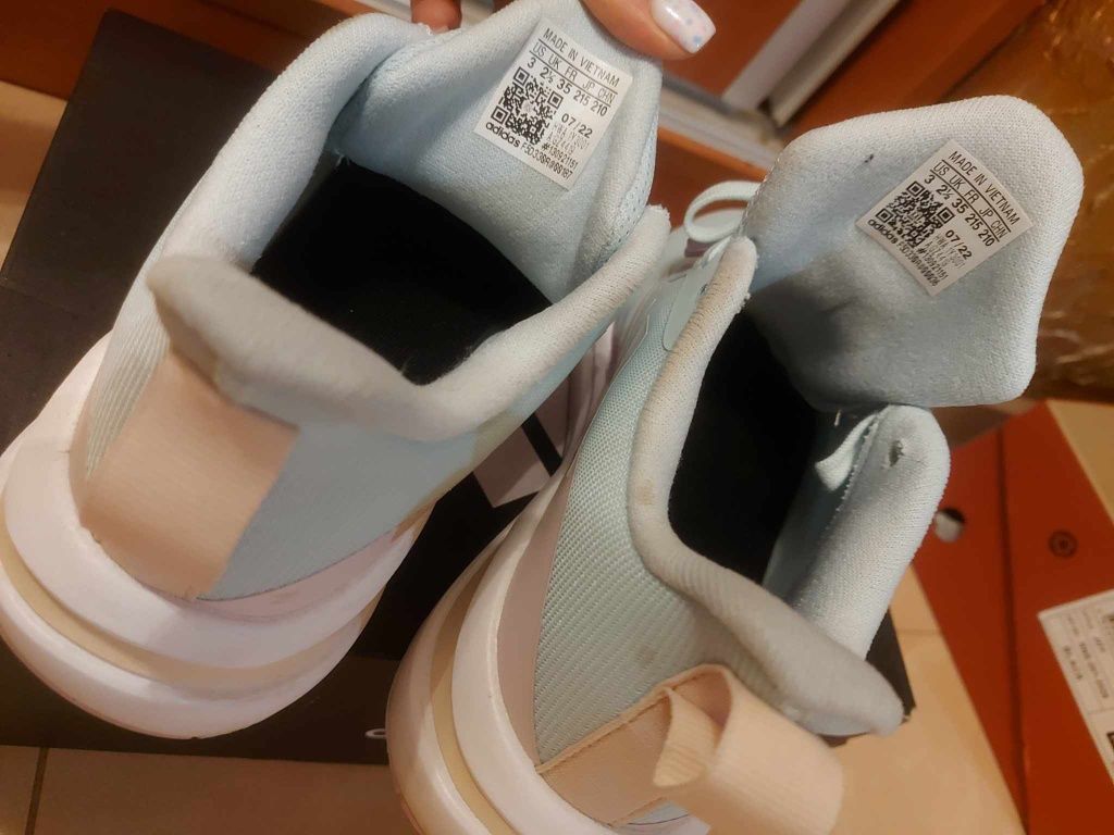 Маратонки Adidas